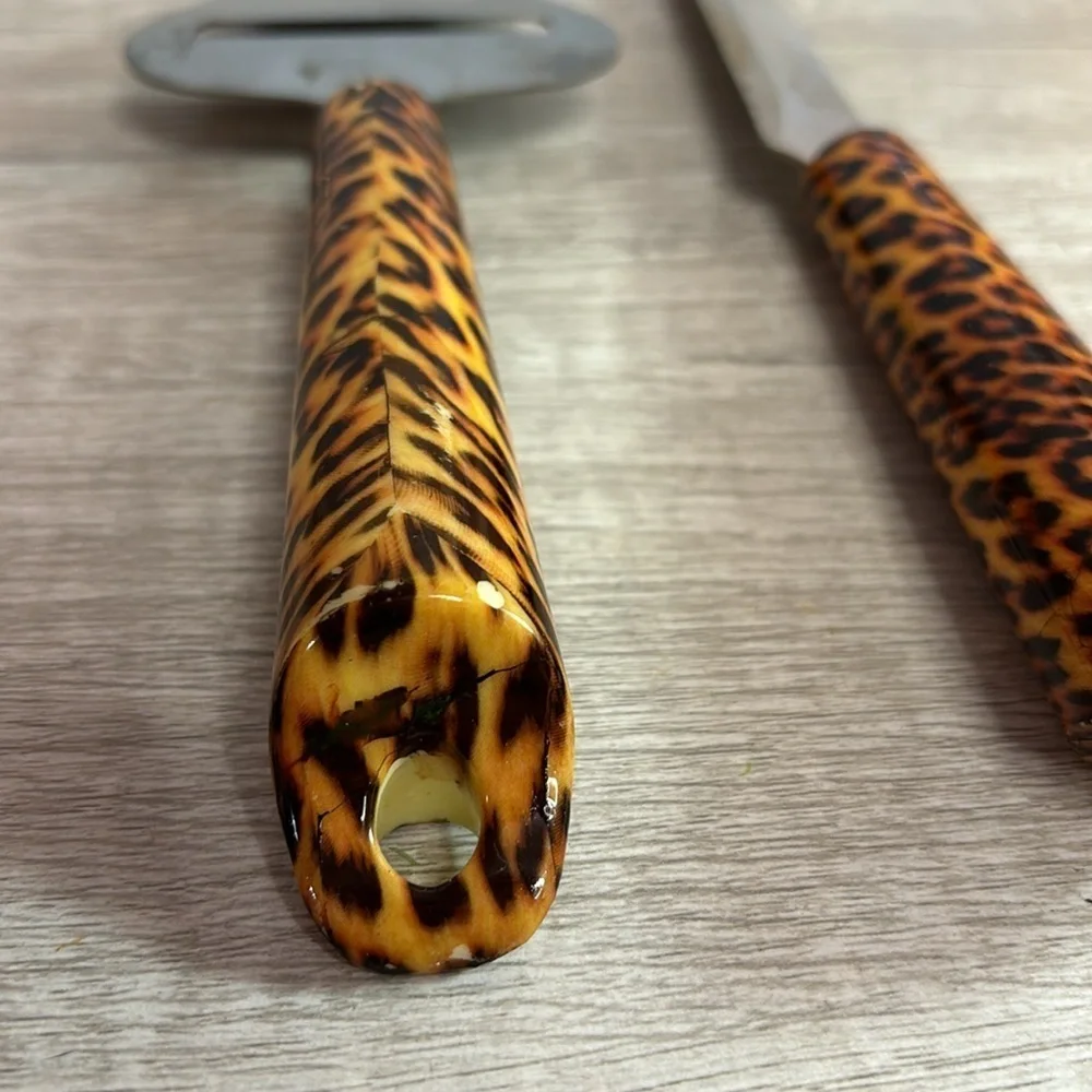 Leopard Ceramic Handless Stainless Steel Cheese Cutter Set 2 Piece